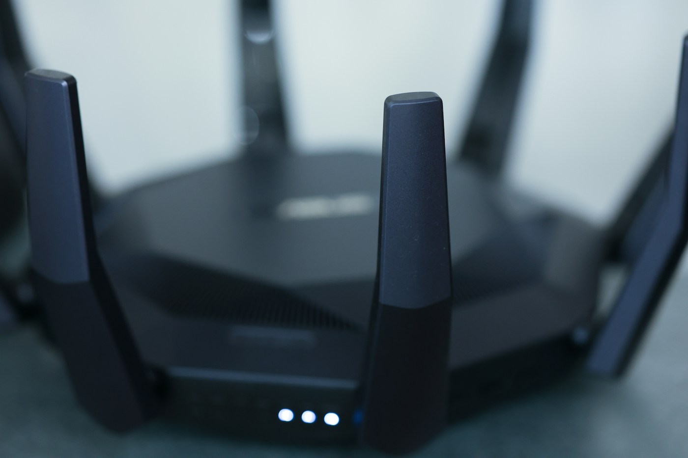 A wireless router with several antennas
